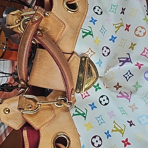 Louis Vuitton Ursula handbag - Picture 7 of 16